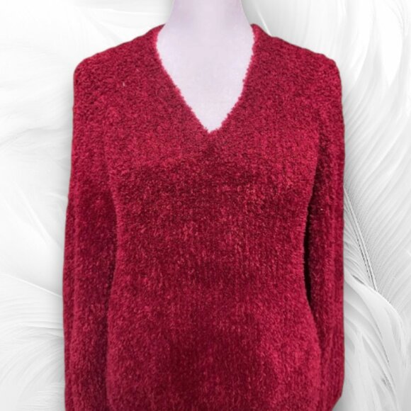 New Women's Handmade Crimson Knitted Sweater Size M/L - Picture 2 of 11